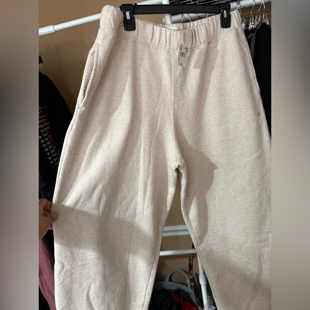 American Eagle Cream Barrel Joggers NWT - Picture 10 of 11